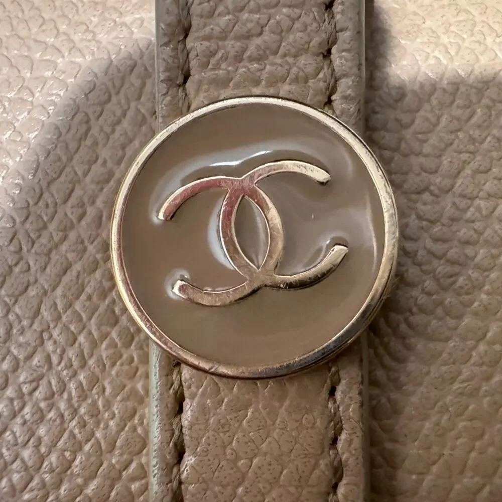 CHANEL good all